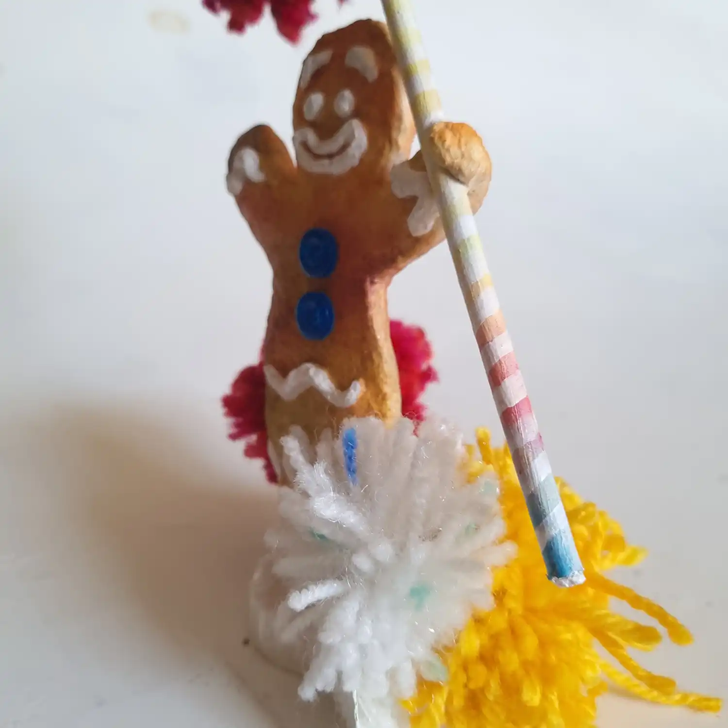 مجسمه پاپیه ماشه joy